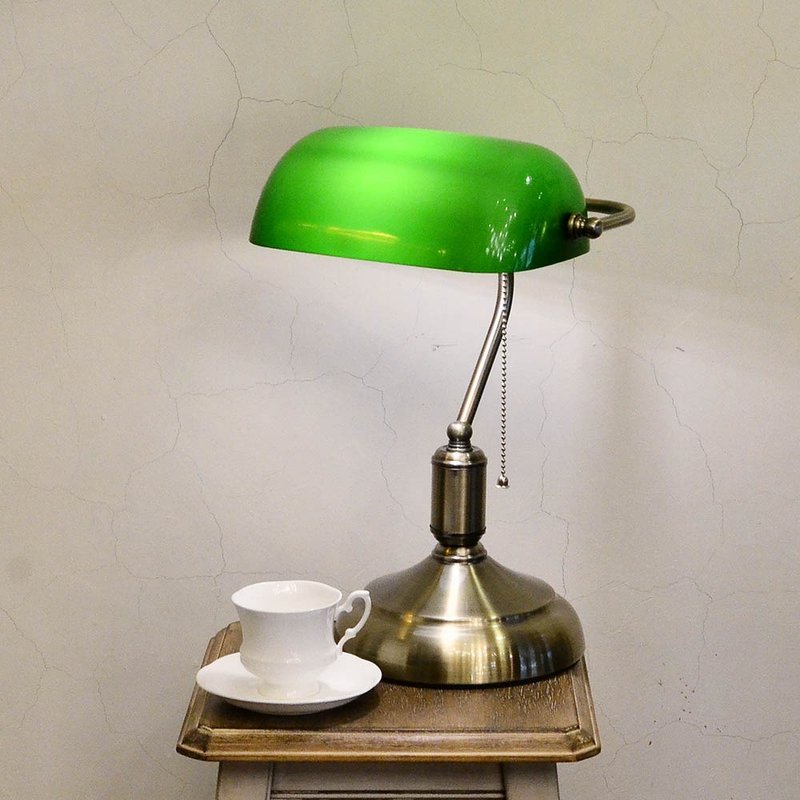 Classic Green Bank Desk Lamp Iron Base - โคมไฟ - แก้ว สีเขียว