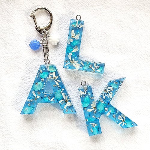 Slow Motion Gift Shop 【現貨】字母A/K/L 藍白乾燥花字母鑰匙圈 個人化 英文名字