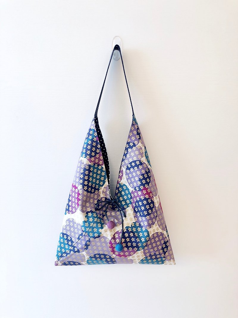 Triangle shoulder bag / medium size / purple and wind round / dot cotton cloth - กระเป๋าแมสเซนเจอร์ - ผ้าฝ้าย/ผ้าลินิน สีม่วง