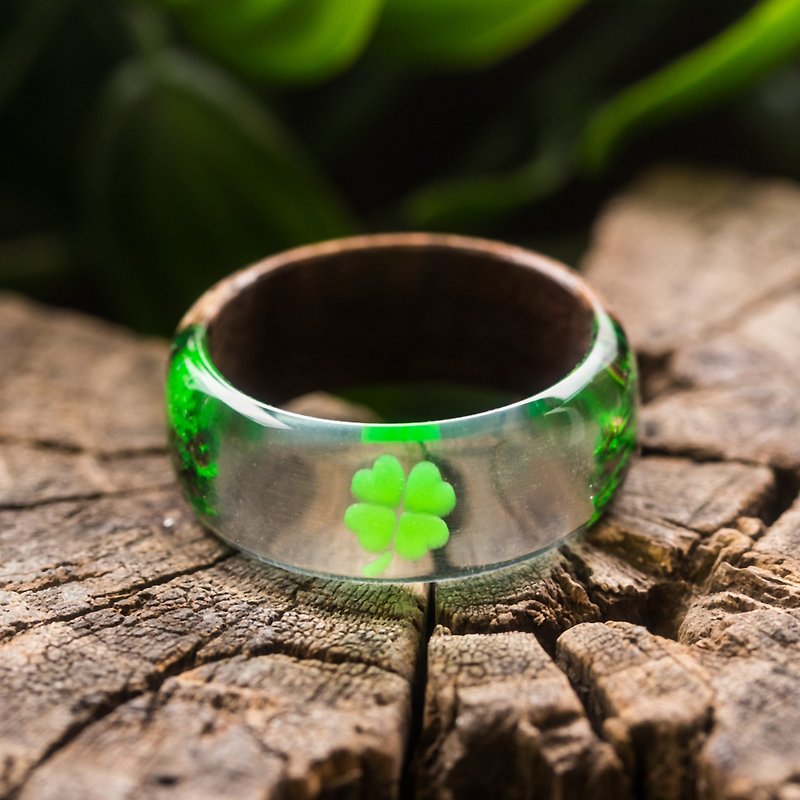 โคลเวอร์ || แหวนเรซินไม้เรืองแสงในที่มืด - แหวนทั่วไป - ไม้ สีเขียว