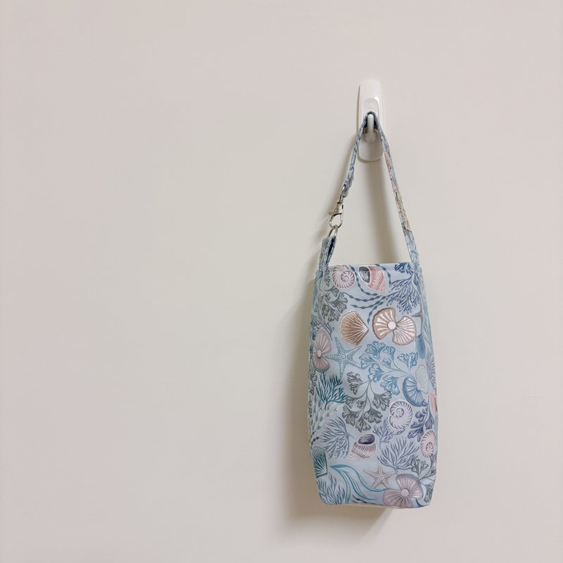 【Snowflake Pear】Azure Beach Handmade Beverage Bag/Walking Bag/Eco-friendly Cup Bag - Other - Cotton & Hemp Multicolor