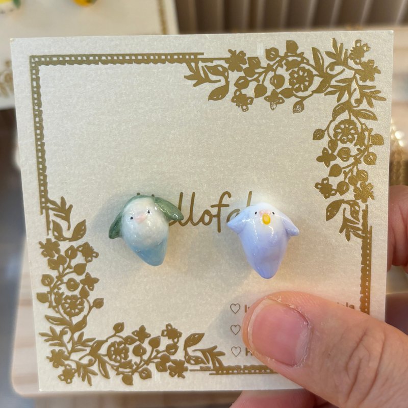 Lovebirds, parrots, parrots and monks self-designed low-temperature pottery parrot earrings, purely handmade - ต่างหู - ดินเผา ขาว