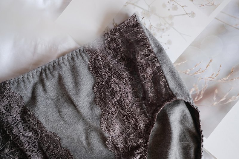 Heart Blossoms・Gray Tone・Combed Cotton Yarn・High Waist Briefs・Made in Taiwan - Women's Underwear - Cotton & Hemp Gray
