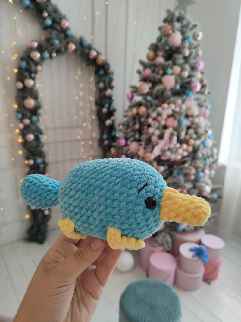 Crochet platypus plushie, perry the platypus, platypus plush, custom plush - 寶寶/兒童玩具/玩偶 - 其他材質 藍色