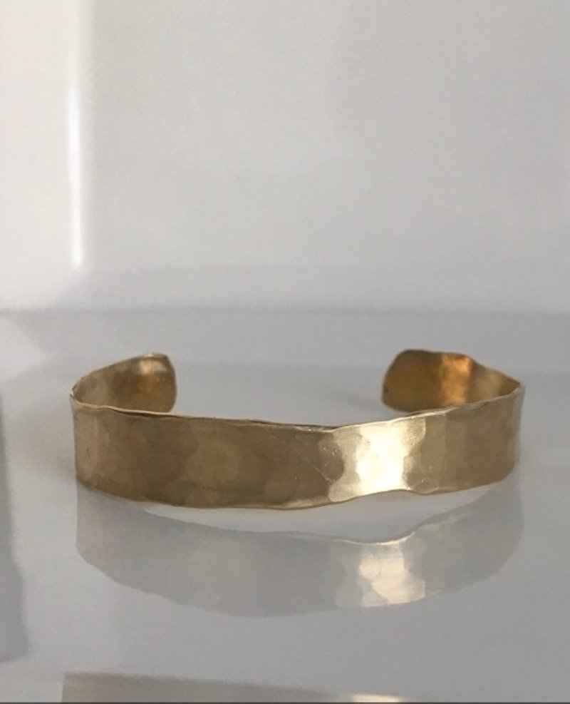 Brass bangle "wave" - Bracelets - Other Metals 