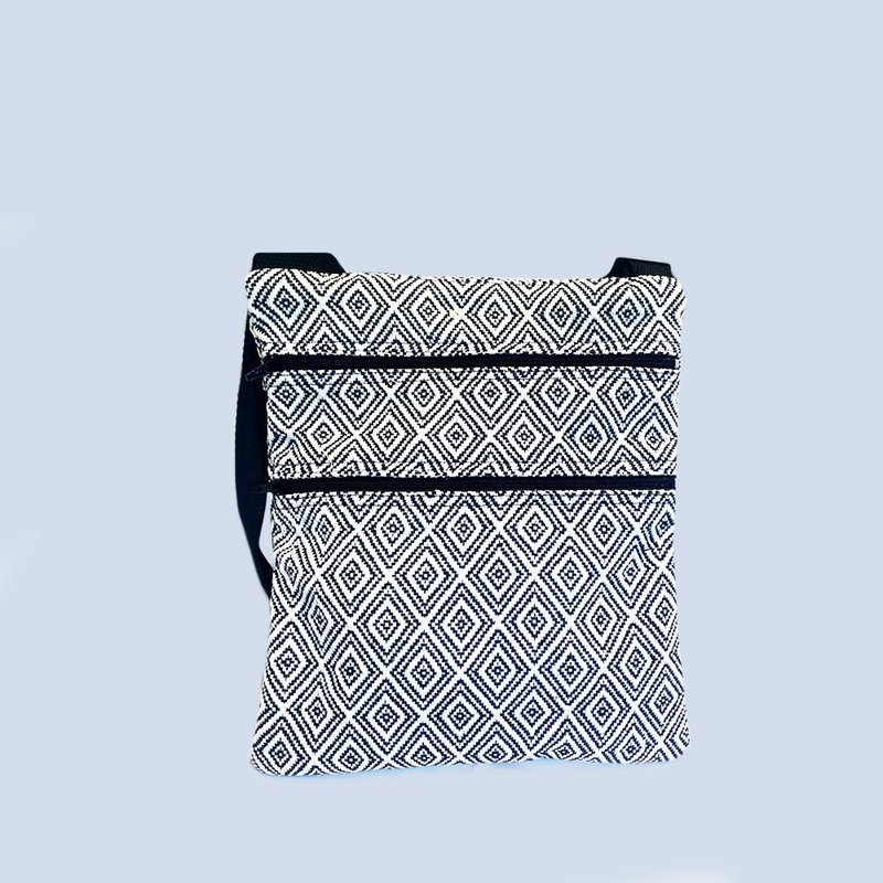 Qulih Balay Woven Classic Argyle Crossbody Collection Black - กระเป๋าแมสเซนเจอร์ - ผ้าฝ้าย/ผ้าลินิน สีดำ