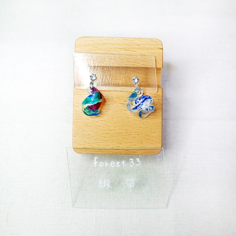 Ribbon hand-painted earrings, Clip-On/ear pins - ต่างหู - วัสดุกันนำ้ หลากหลายสี