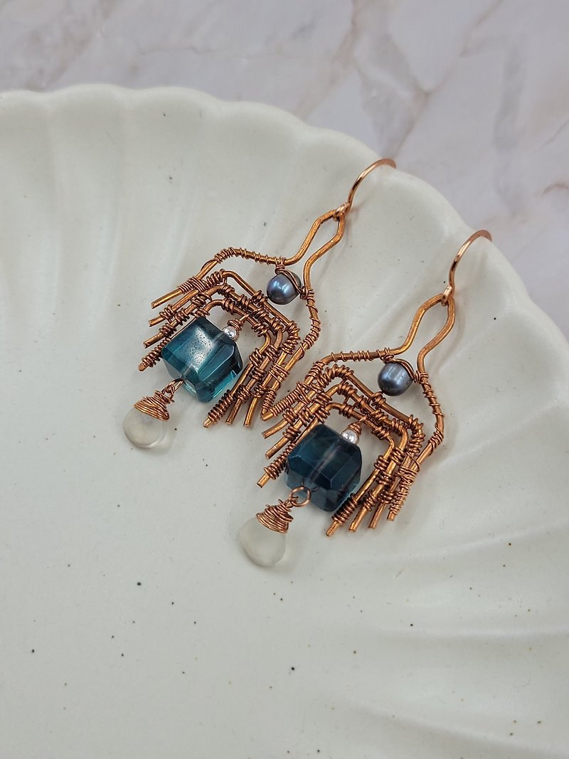 Blue Stone pith hand-wound copper ethnic earrings - ต่างหู - ทองแดงทองเหลือง 