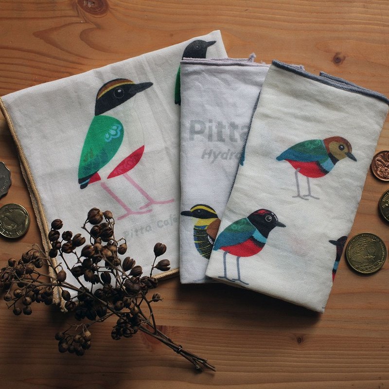 世界八色鳥二重紗手帕 - 手帕 - 棉．麻 金色