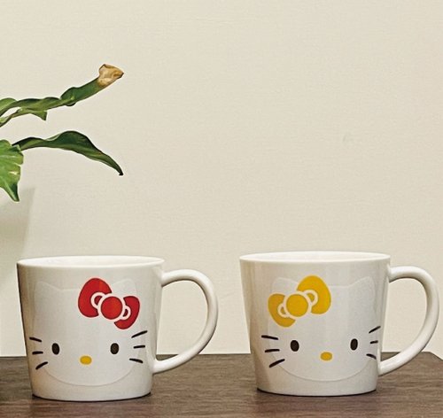 ギフトにおすすめ】有田焼-サンリオハローキティコラボマグカップペア