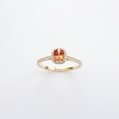 Joyce Wu Handmade Jewelry 天然橢圓形橘色剛玉 微鑲鑽石 純 18K 金戒指 | 客製手工 復古