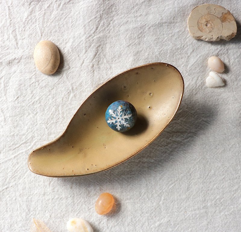 圖案胸針 　淺藍色/六花 - 胸針 - 木頭 藍色