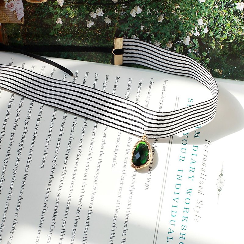 MissQueeny retro striped natural pearl choker / necklace - สร้อยติดคอ - วัสดุอื่นๆ ขาว