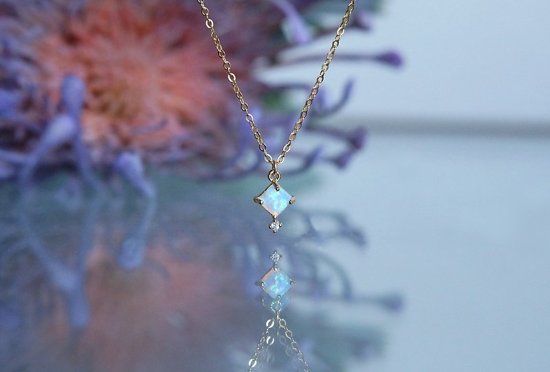 【14KGF】Tiny CZ White Opal Elegant Necklace - สร้อยคอ - แก้ว สีทอง