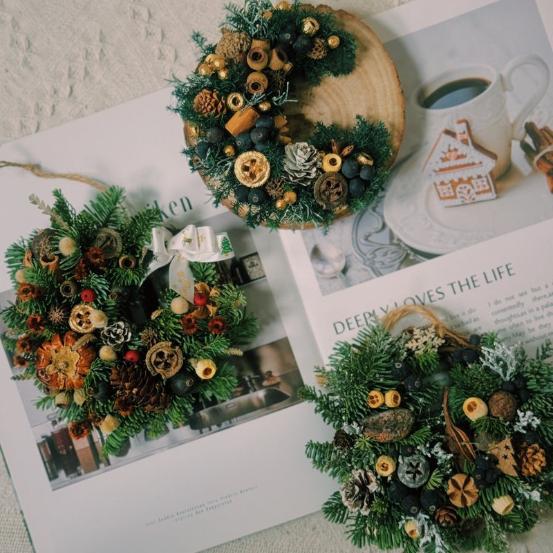 -pre order- Nobleson Christmas wreath Small size. Wreath. Fruit. DIY. - ช่อดอกไม้แห้ง - พืช/ดอกไม้ สีเขียว