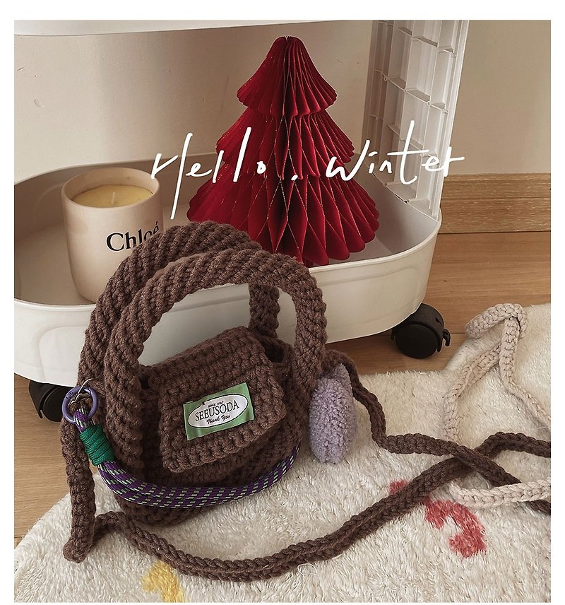 Original girl woolen bag, cute shoulder bag, warm hand-held crossbody bag, Korean ins - กระเป๋าแมสเซนเจอร์ - ผ้าฝ้าย/ผ้าลินิน สีนำ้ตาล