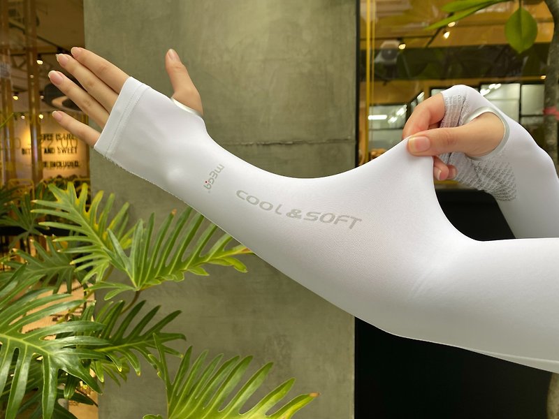 【MEGA COOUV】 UV-F502 UV Women sleeves with palm - Gloves & Mittens - Other Materials 