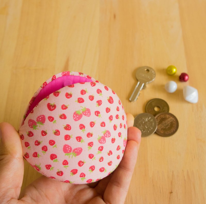 Japanese style Coin purse.Berry Berry Clam Shell Accessories Case. Gift for Her. - 零錢包/小錢包 - 棉．麻 粉紅色