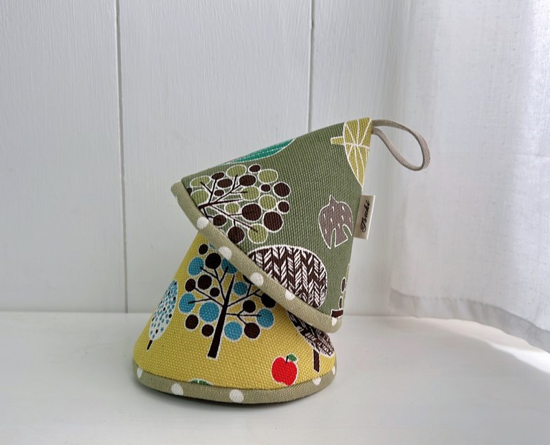 【月亮手作り】  三角帽隔熱墊套 2入一組 - 桌布/桌巾/餐墊 - 棉．麻 