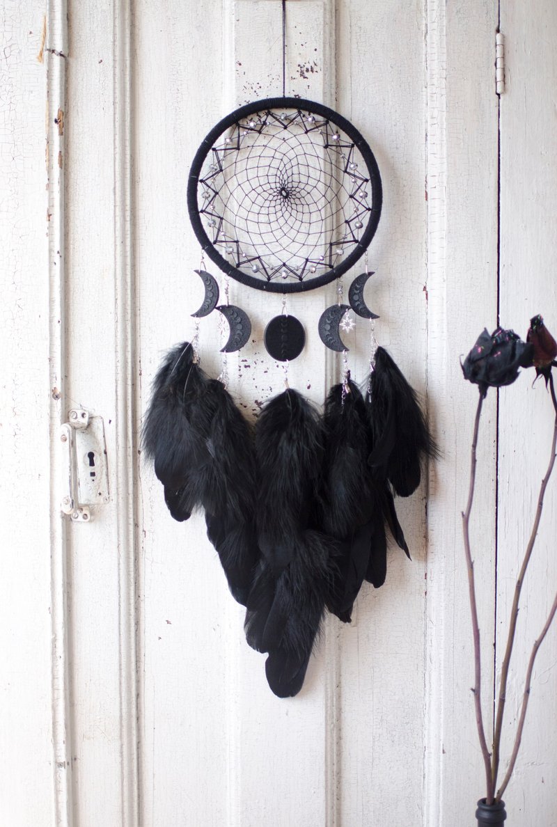 Black Lunar Dreamcatcher with Moon Phases and Silver Star Charms   เครื่องดักฝัน - 壁貼/牆壁裝飾 - 玻璃 黑色