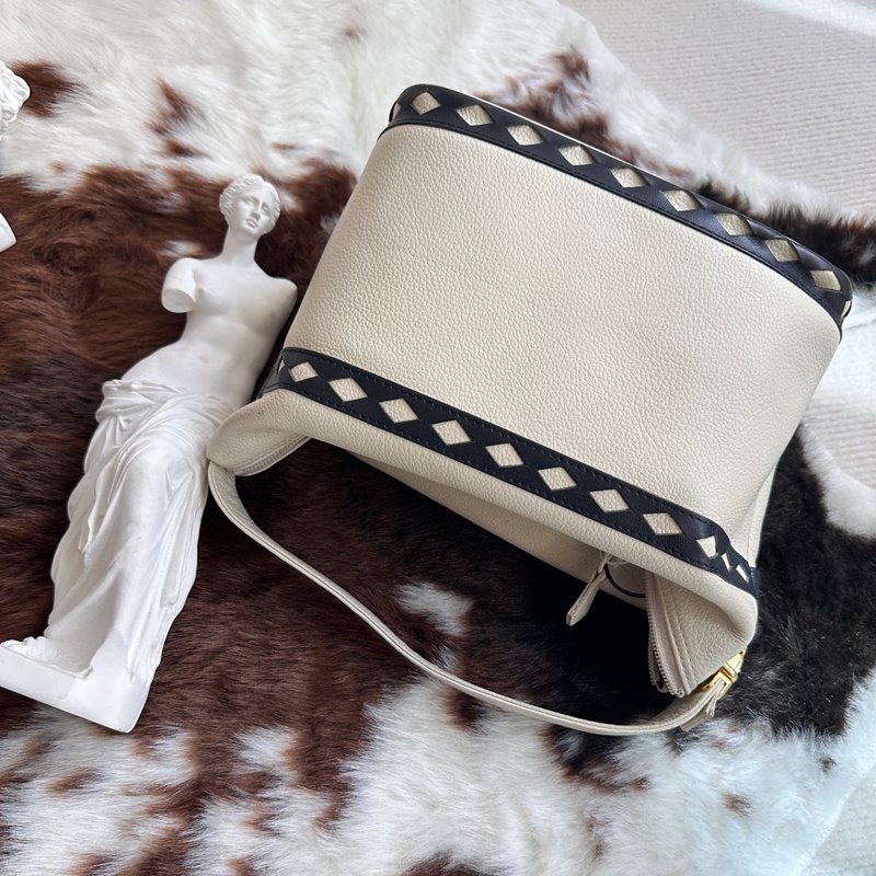 YSL 聖羅蘭 Diamond Cut 雕花皮革 白色×黑色 手提包 - 手提包/手提袋 - 真皮 白色