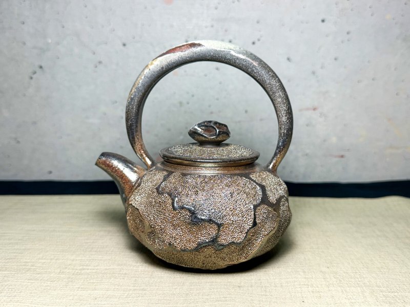 茶壺/提樑壺/冰煙壺/柴燒/楊博戎/金彩/落灰/沉默星球 - 茶壺/茶杯/茶具 - 陶 