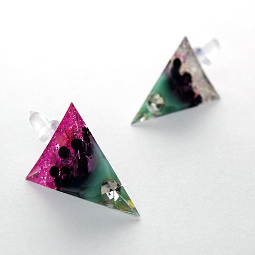 acute angle triangle earrings (juliana)