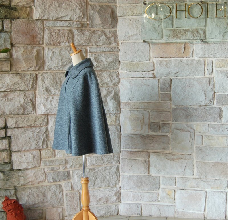 【エレガント ストール ケープ】落着きあるグレーの奥にヨーロッパの庭を秘めて ウール・アンゴラ　軽いです - 女西裝外套 - 羊毛 灰色