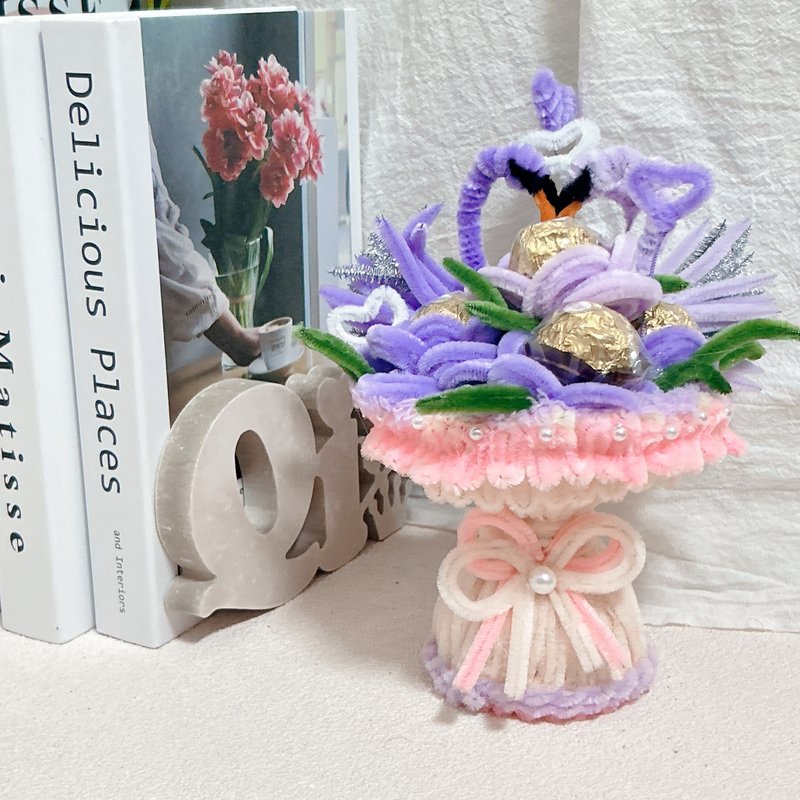 【手工訂製】真愛幸福天鵝金沙花束(金沙巧克力5顆) - 擺飾/家飾品 - 其他材質 