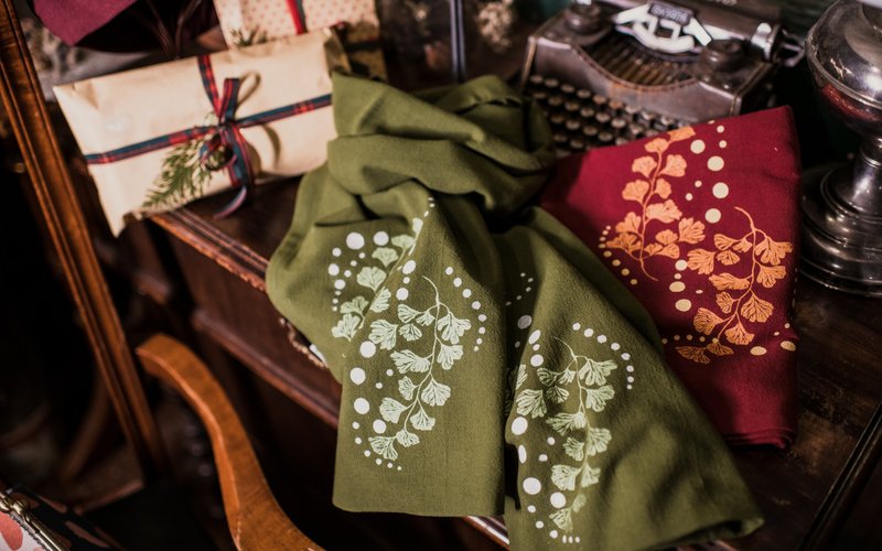 Christmas gift exchange [Adiantum fern] feel Linen scarf series - Knit Scarves & Wraps - Cotton & Hemp Green