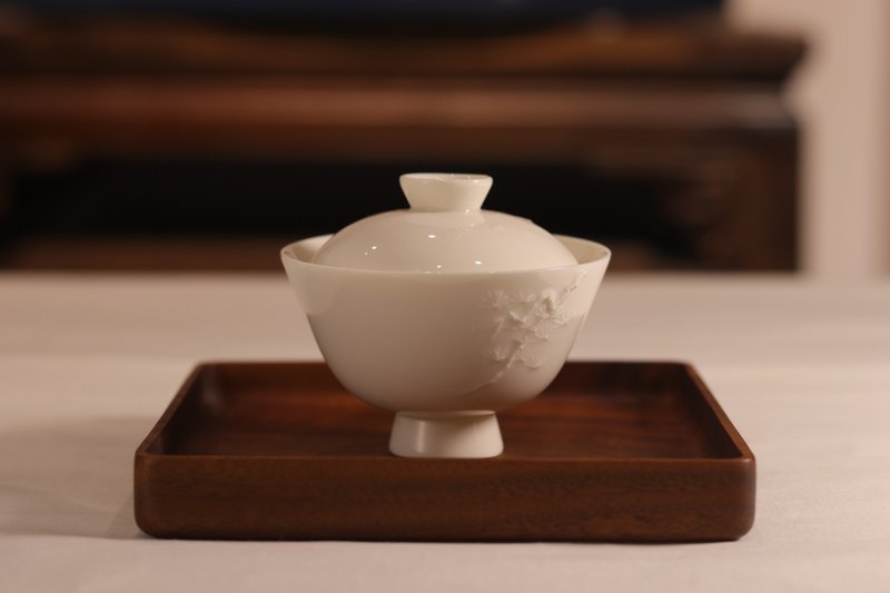 敦睦窯 德化模刻印花玉瓷蓋杯 - 茶壺/茶杯/茶具 - 瓷 白色