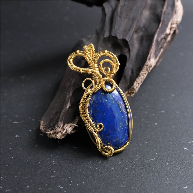 [Isis Tears] Lapis Art Copper Wire Weaving Pendant - Necklaces - Gemstone Blue
