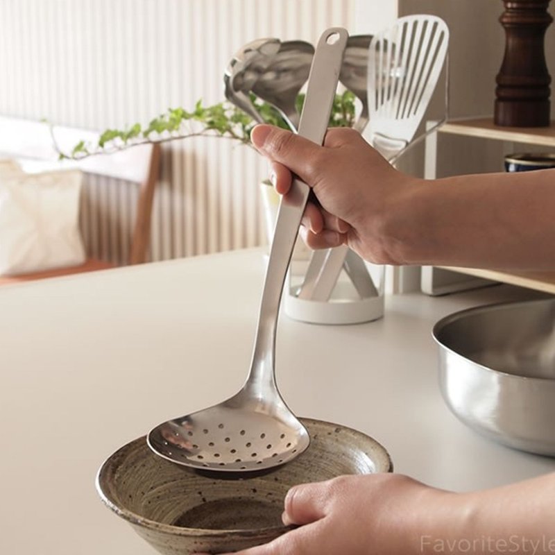 【Yanagi Sori】 Cooking utensil round hole ladle-large - ตะหลิว - สแตนเลส 