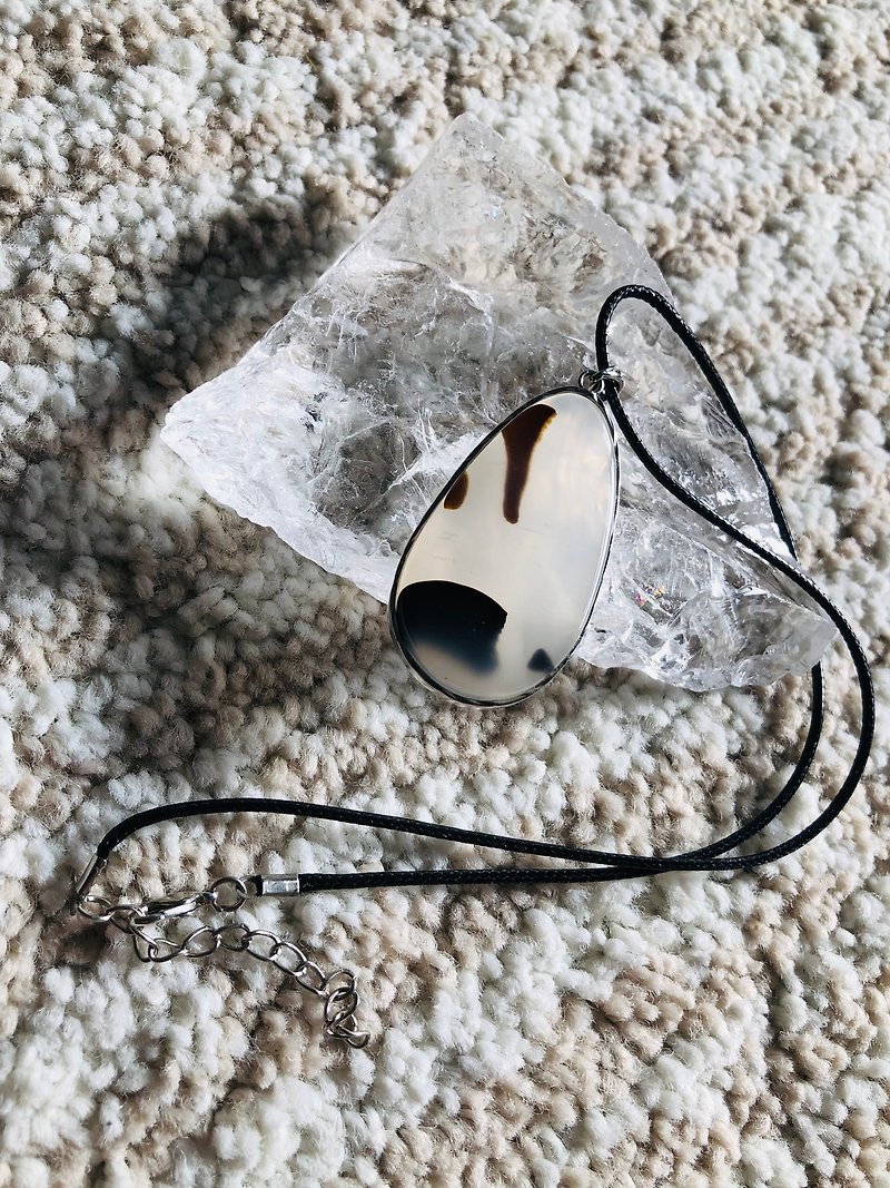 Aquatic Onyx Pendant - Necklaces - Gemstone White
