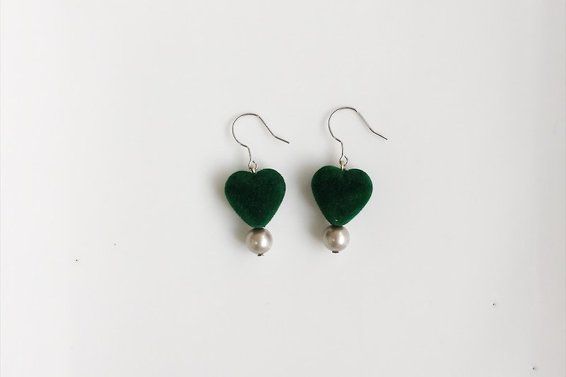 綠色愛麗絲夢遊 珍珠耳環 - 耳環/耳夾 - 其他金屬 綠色