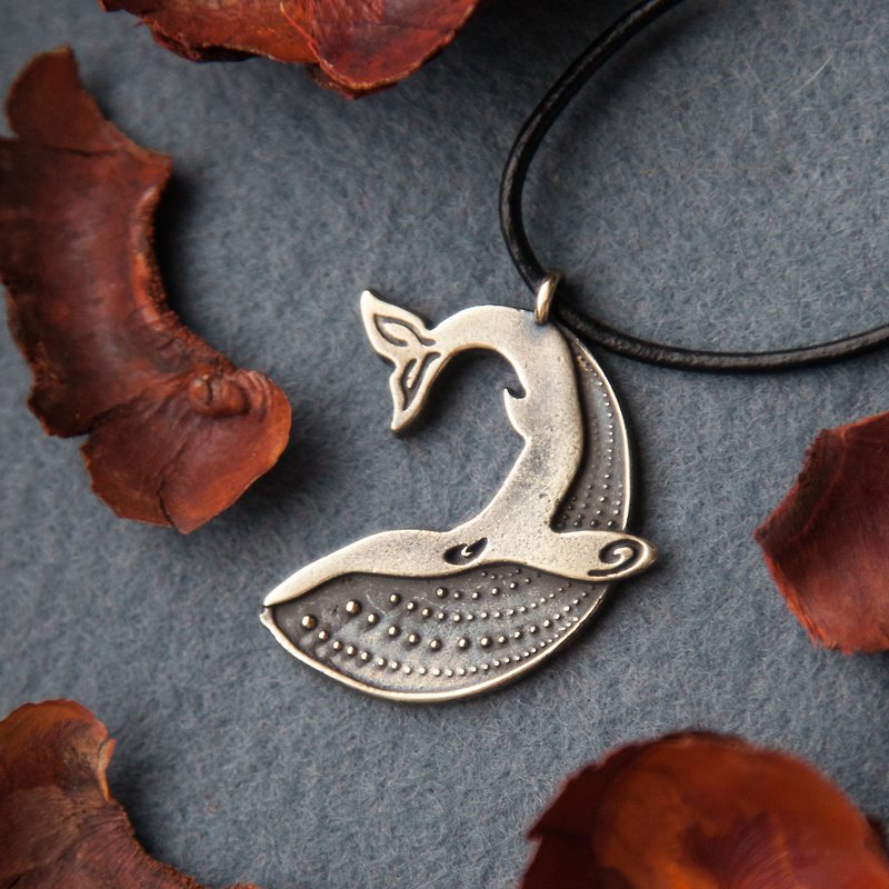 Whale leather necklace. Sea handcrafted jewelry. Ocean unique pendant. - สร้อยคอ - วัสดุอื่นๆ สีส้ม