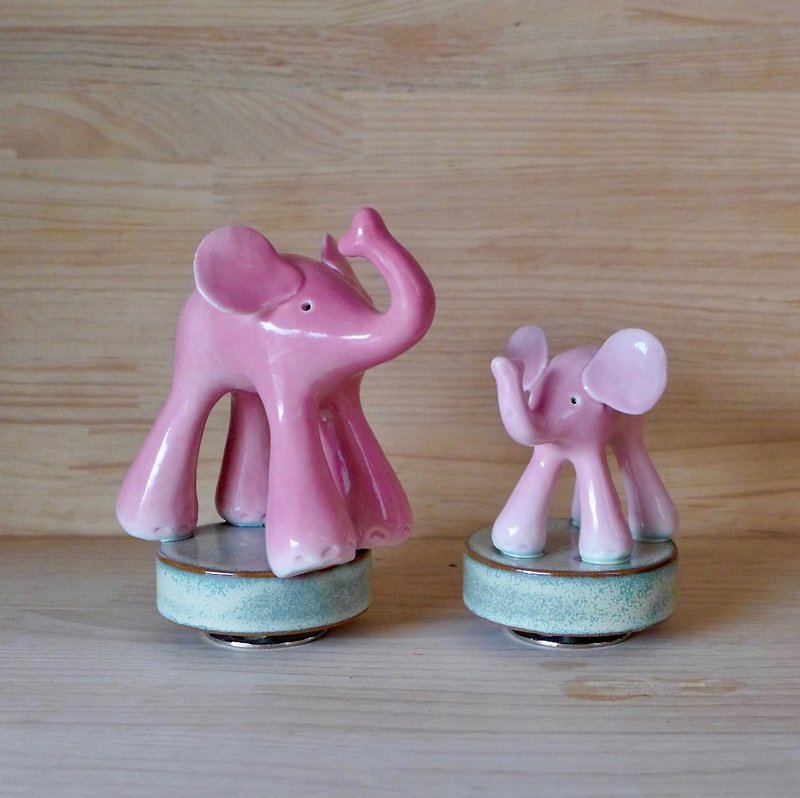 小飛飛象音樂盒粉紅色 - 花瓶/陶器 - 陶 粉紅色