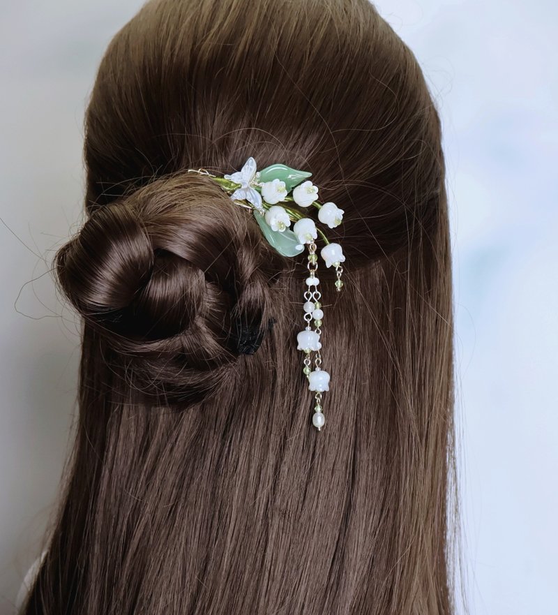 Lemon handmade hair accessories, natural white butterfly lily of the valley hair - เครื่องประดับผม - กระจกลาย ขาว