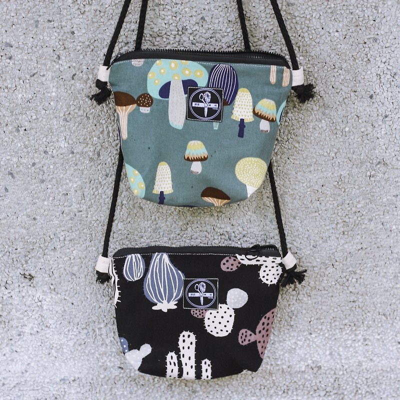 Side back small square bag / Shiitake and cactus - Messenger Bags & Sling Bags - Cotton & Hemp Black