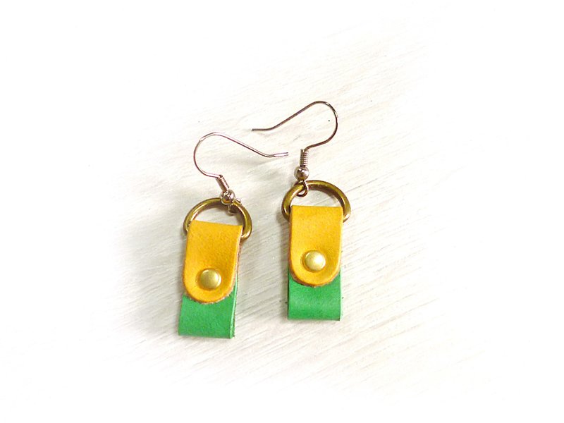 POPO│ fresh grass green leather earrings │ │ pull-2 - ต่างหู - หนังแท้ สีเขียว