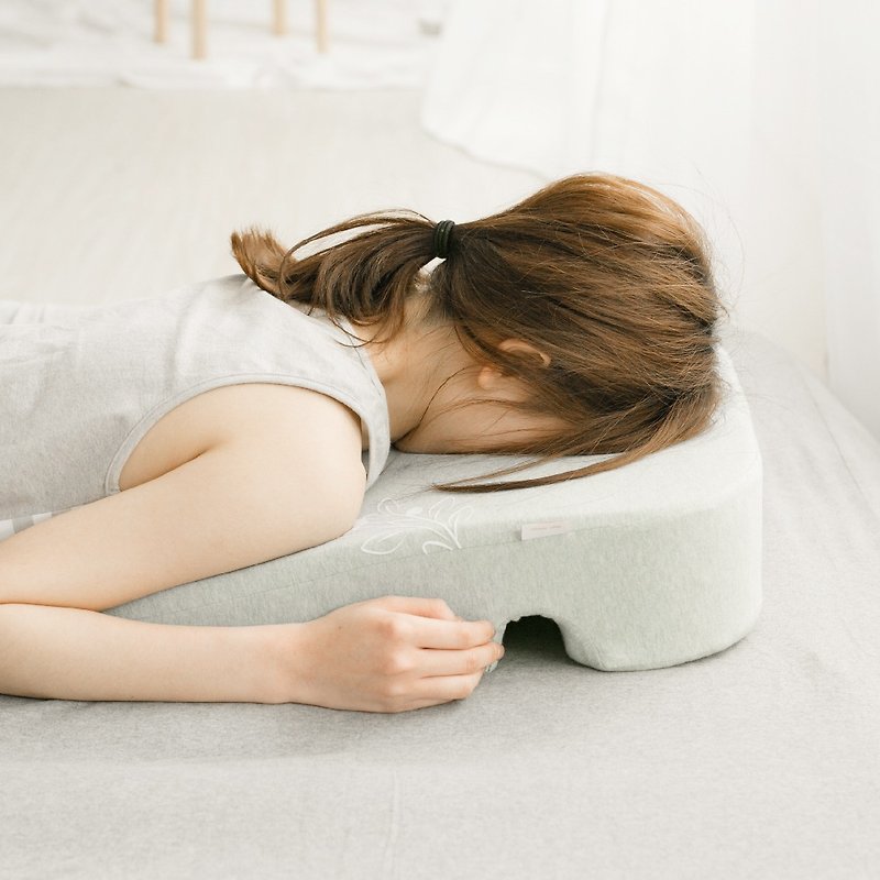 [Out of print] Organic Cotton Big Bear Stress Relief Pillow-Twist Grey Beauty and Body SPA Designation - หมอน - ผ้าฝ้าย/ผ้าลินิน สีเทา
