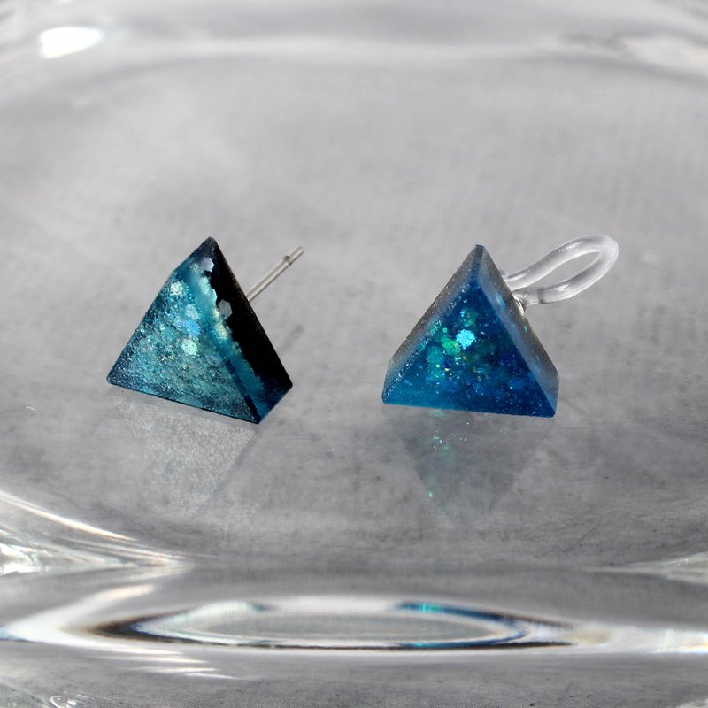 Triangle Resin Earring / Streamer Cerulean / Single stud - Earrings & Clip-ons - Resin Blue