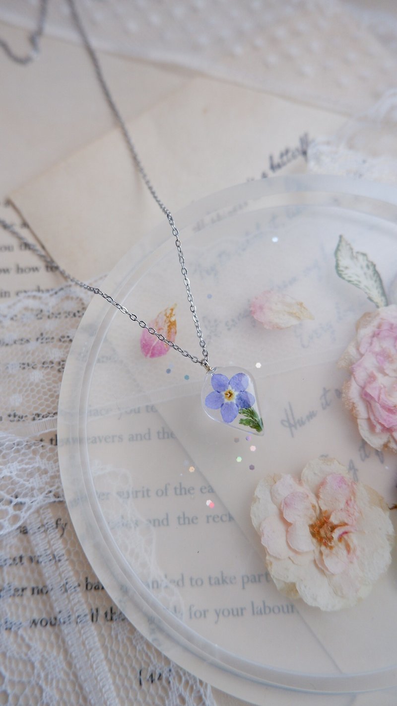 Necklace  resin with real flowers (Stanless)