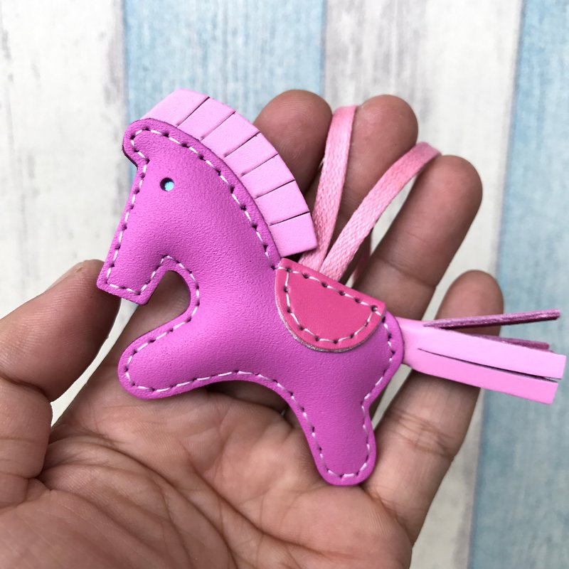 Healing small things pink cute pony hand-sewn leather charm small size - พวงกุญแจ - หนังแท้ สึชมพู