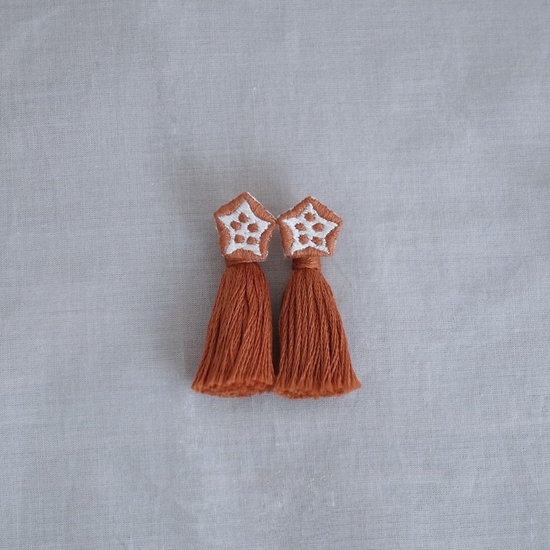 Okra Tassel・Hand Embroidered Earrings-Cinnamon Orange - ต่างหู - ผ้าฝ้าย/ผ้าลินิน สีส้ม