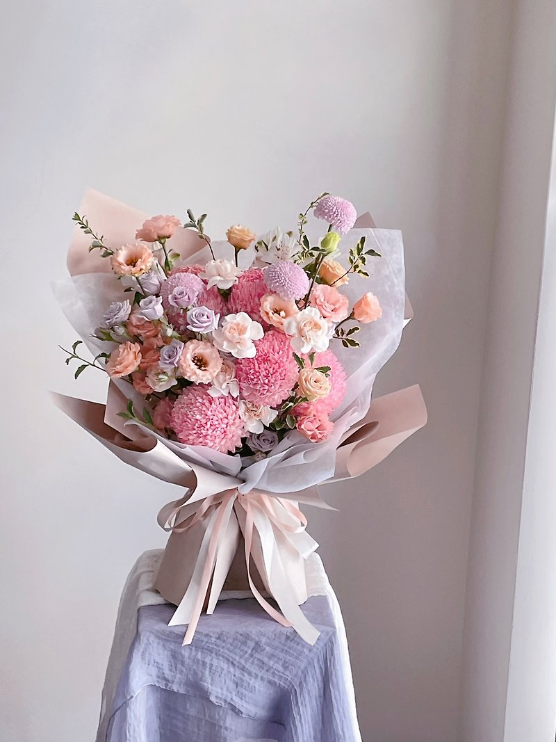 【花材】ピンク、パープル、牡丹、菊、カーネーションの花束 - その他 - 寄せ植え・花 ピンク
