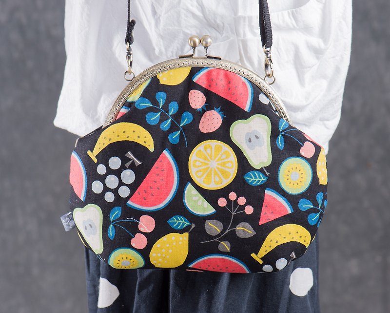 [Fun Fruit Platter] Retro Metal Gold Pack-Large Style#随身包# 可爱#水果 - Messenger Bags & Sling Bags - Cotton & Hemp Multicolor