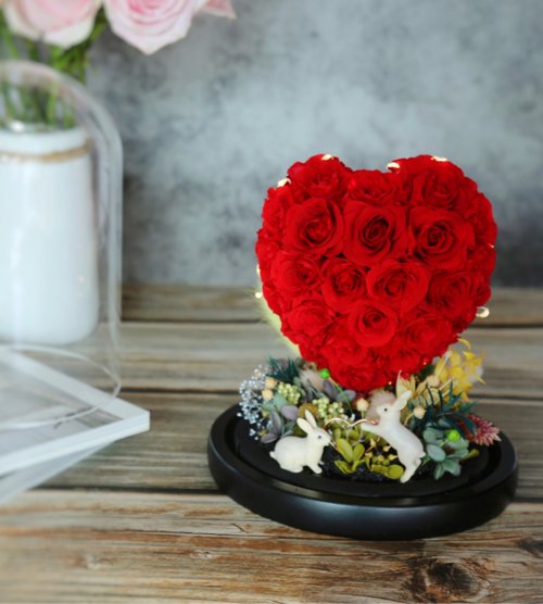 One Flower 浪漫永生花藝達人 【生日客製化禮物 I 永生花巨心型玫瑰樹花園發光座 個人化字母