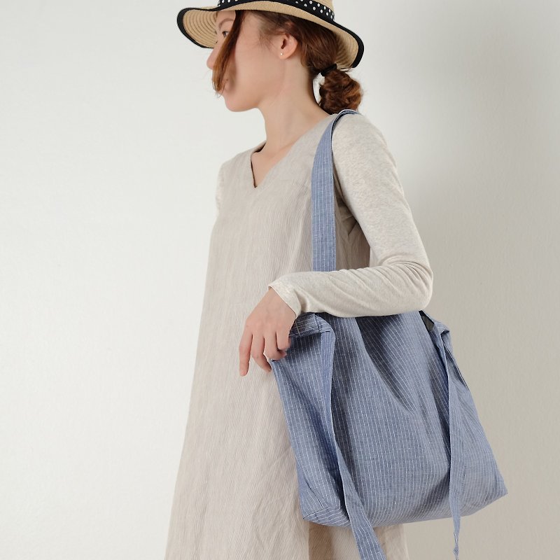 Blue Jean Stripe Linen Tote Bag - กระเป๋าแมสเซนเจอร์ - ผ้าฝ้าย/ผ้าลินิน สีน้ำเงิน