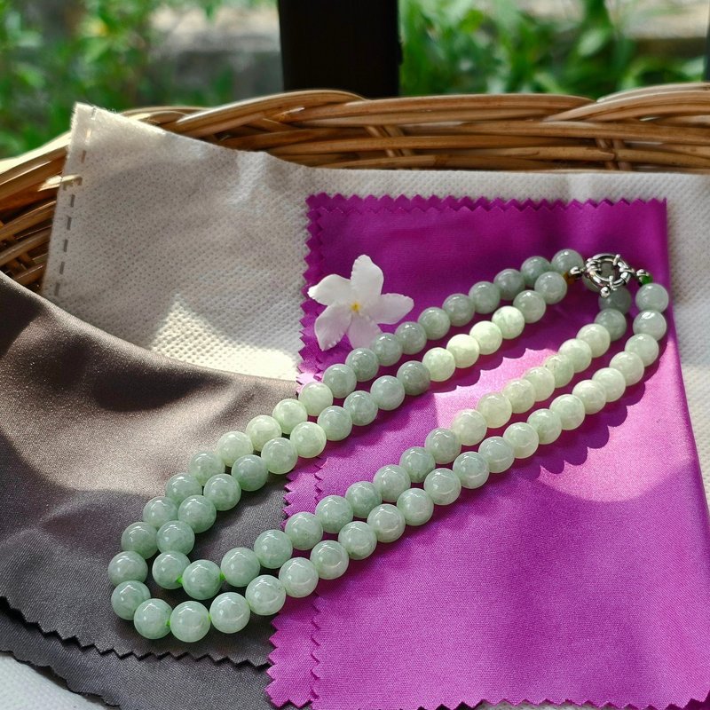 Light green Burmese jade necklace, round shape, natural type A jade, size 7.9-8 mm, length 24 inches - 項鍊 - 貴金屬 綠色